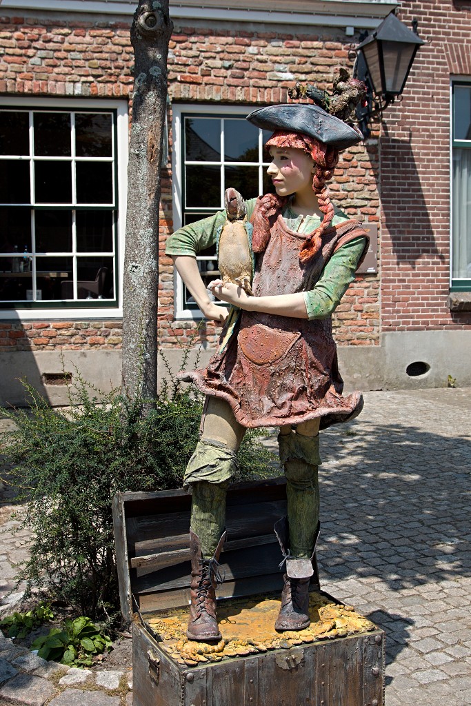 domburg living statue levend standbeeld evenement event festival festiviteit kunst art straatkunst streetart artiest beeld beeldhouwwerk sculpture sculptuur